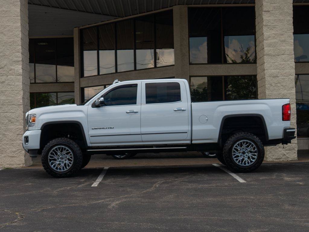Used 2015 GMC Sierra 2500 Denali w/ Duramax Plus Package AWD/4WD image 5