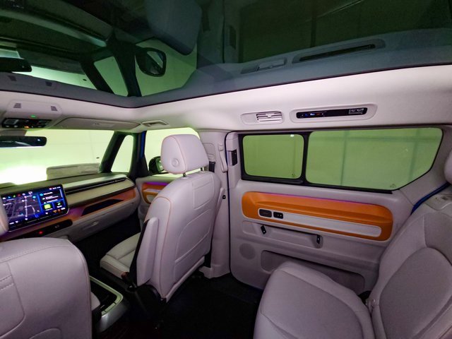 New 2025 Volkswagen ID. Buzz 1st Edition image 24