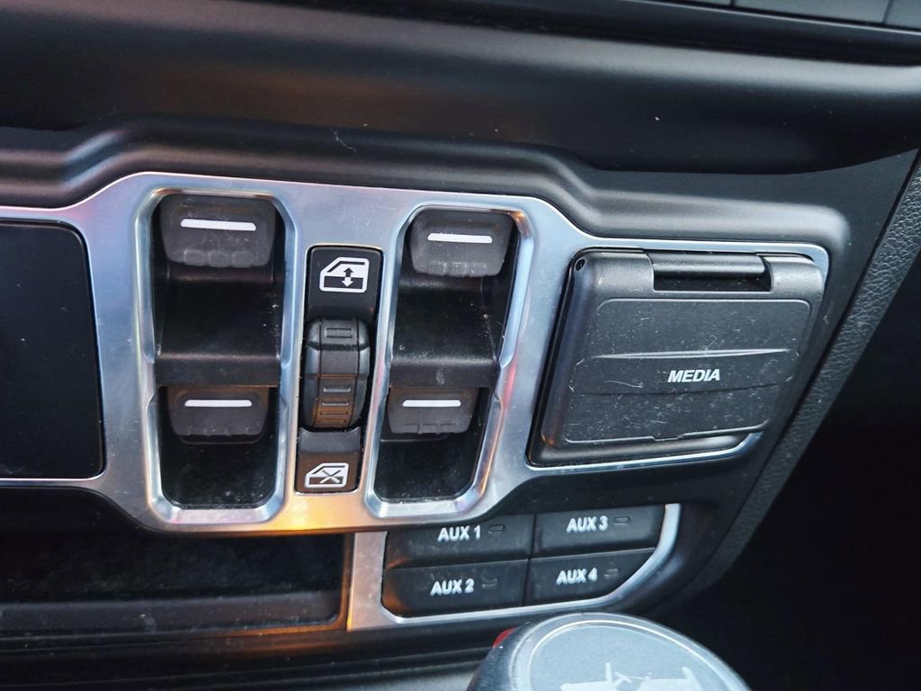 Used 2022 Jeep Wrangler Unlimited Sahara w/ Safety Group image 38