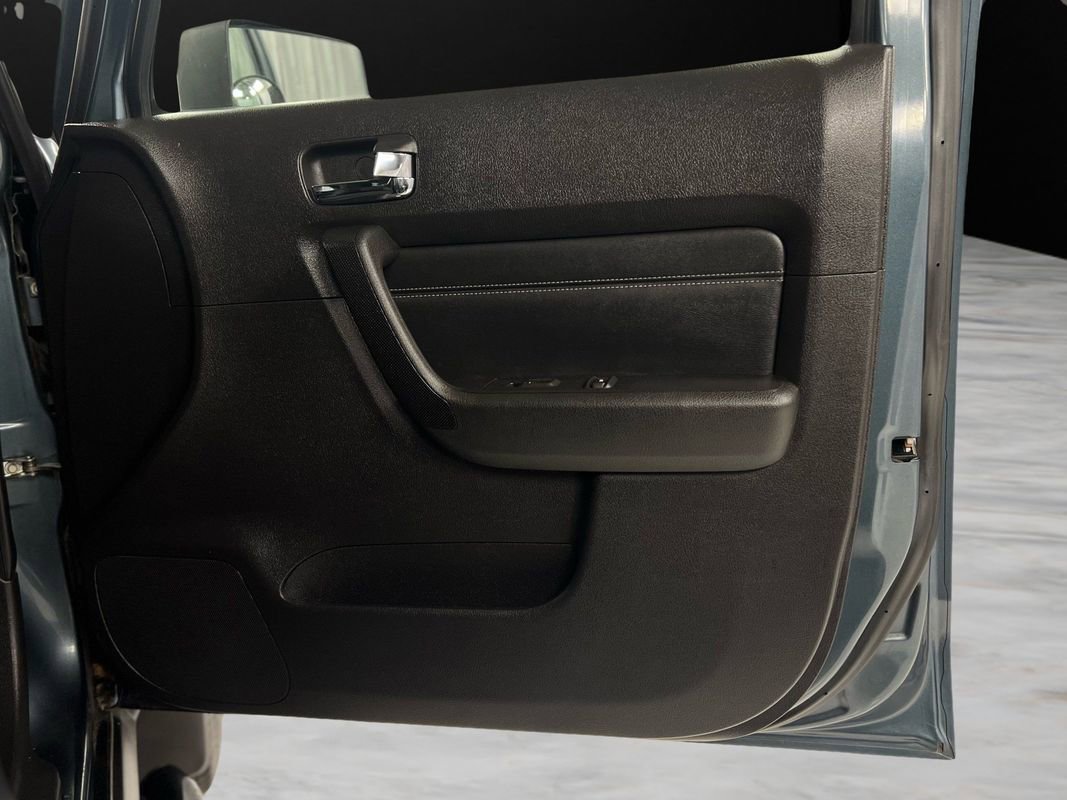 Used 2006 HUMMER H3 image 33