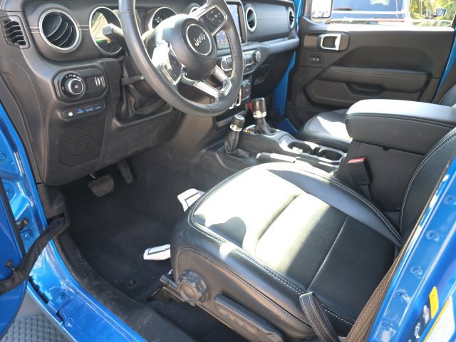 Used 2023 Jeep Wrangler Unlimited Sahara w/ Cold Weather Group AWD/4WD image 2