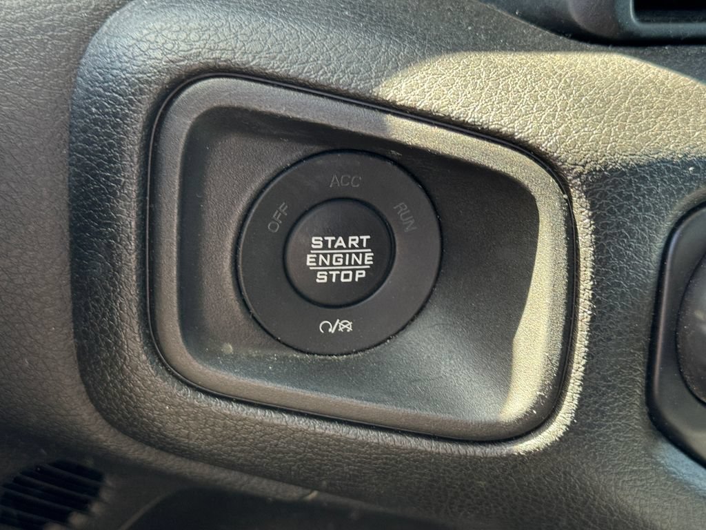 Used 2025 Jeep Wrangler Unlimited Sport AWD/4WD image 14