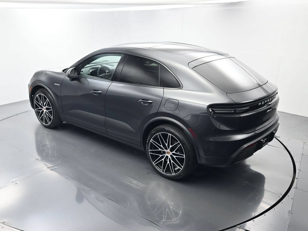 Used 2026 Porsche Macan Electric RWD image 33