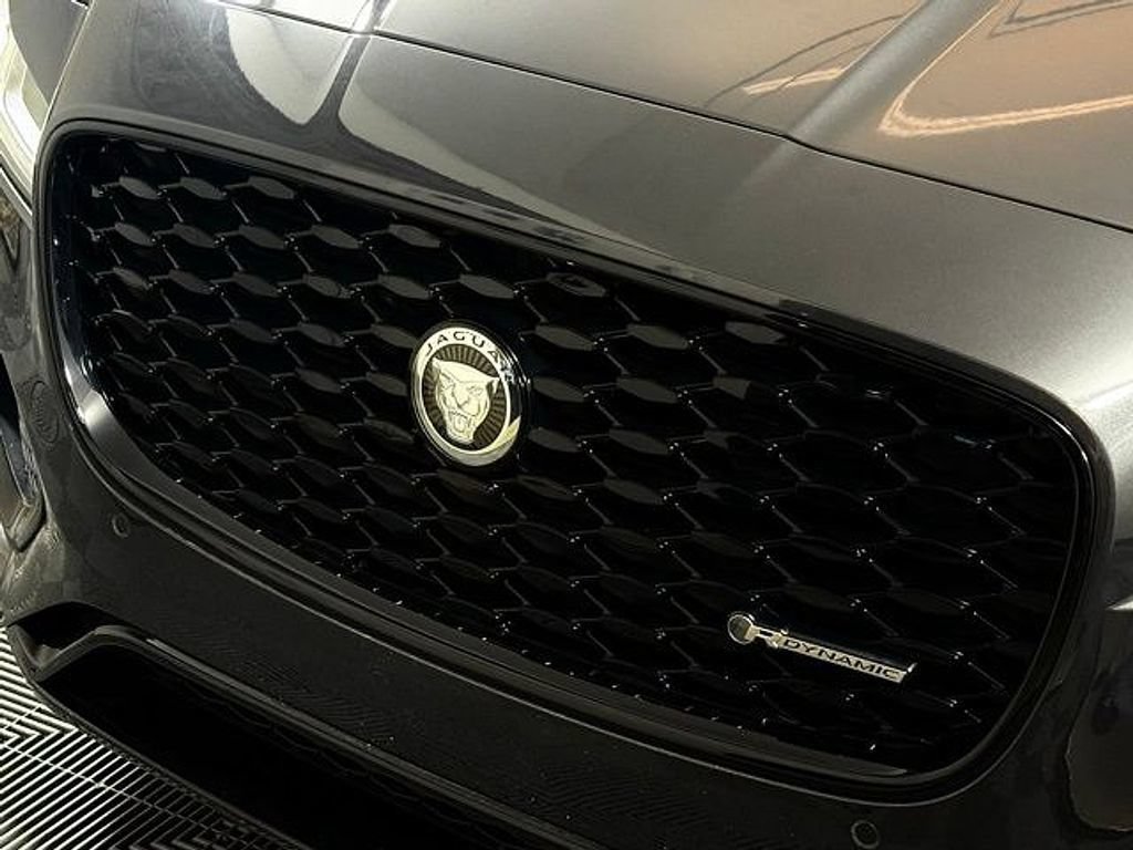 New 2024 Jaguar XF R-Dynamic SE AWD/4WD image 12