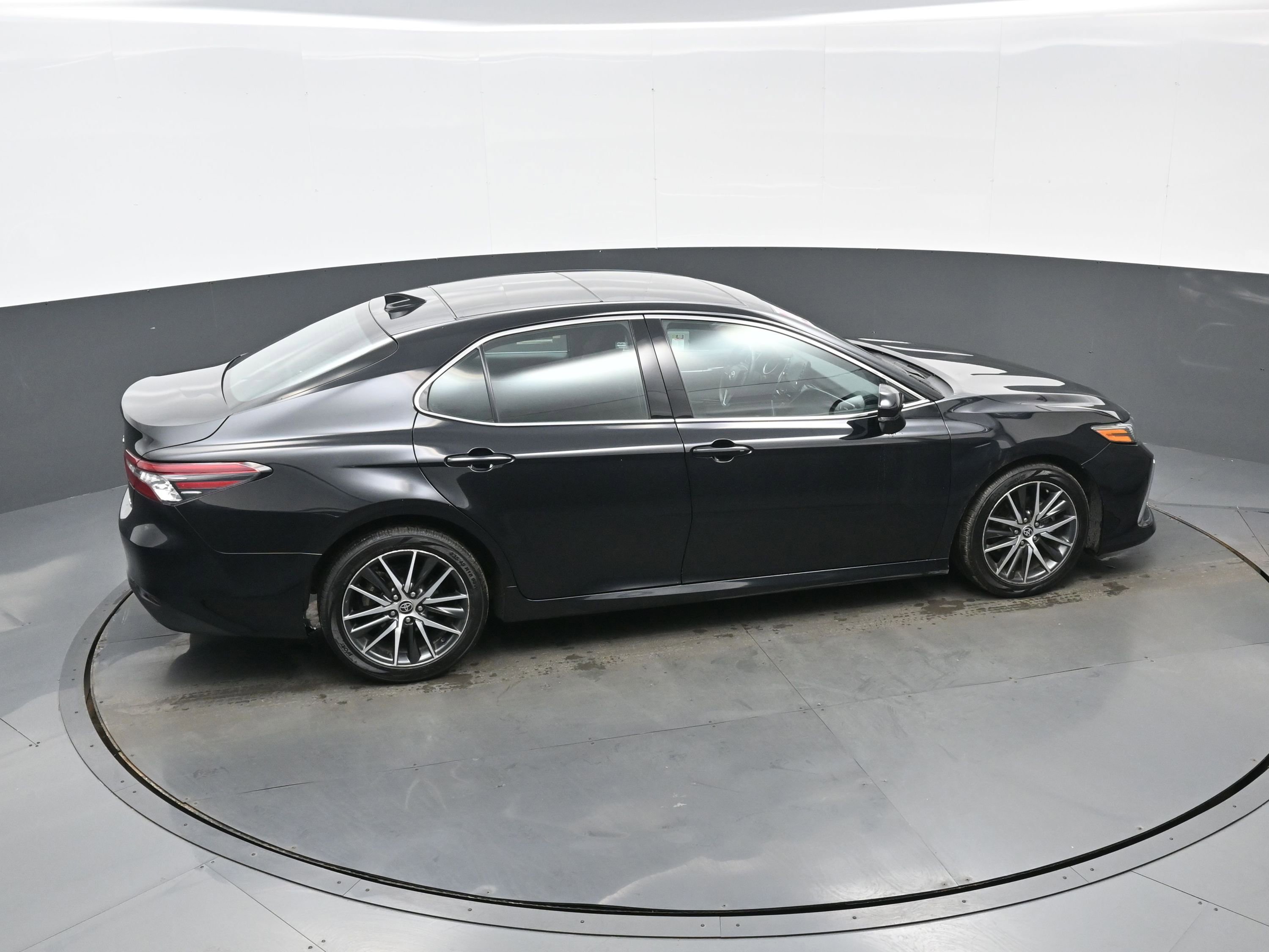 Used 2024 Toyota Camry XLE FWD image 37