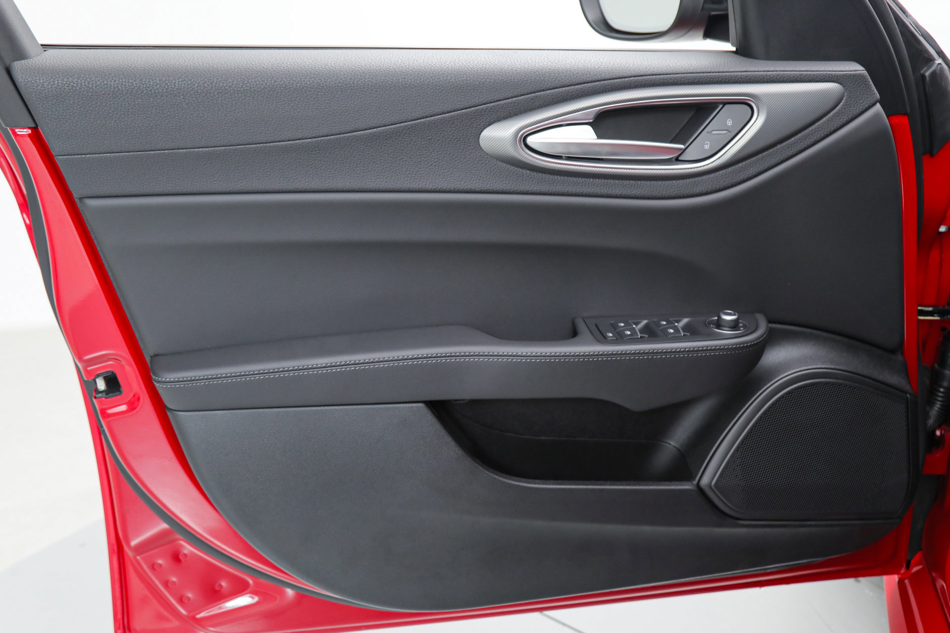 New 2025 Alfa Romeo Giulia w/ Driving Assist Package image 17