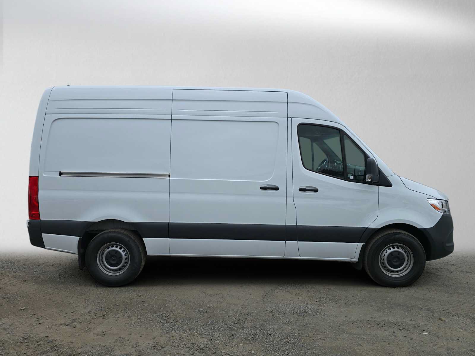 Used 2026 Mercedes-Benz Sprinter 2500 image 2