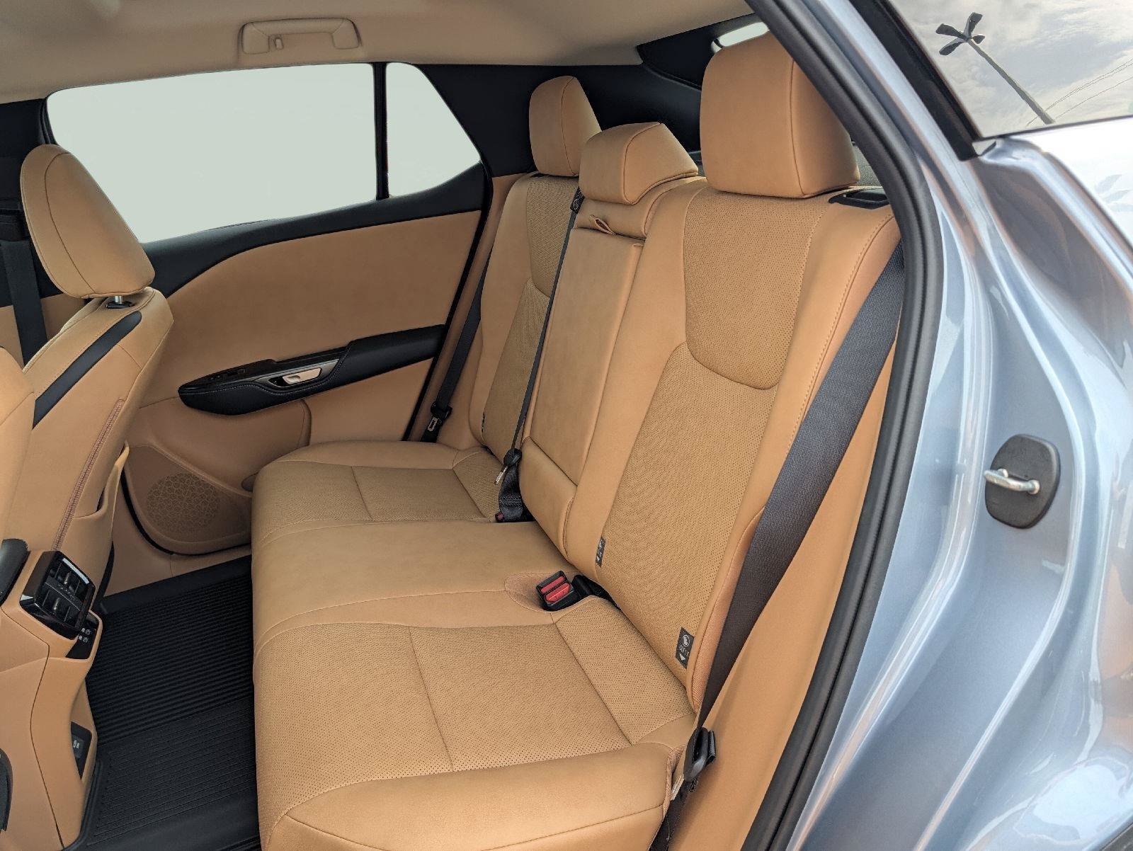 Used 2025 Lexus RZ 450e w/ Technology Package AWD/4WD image 18