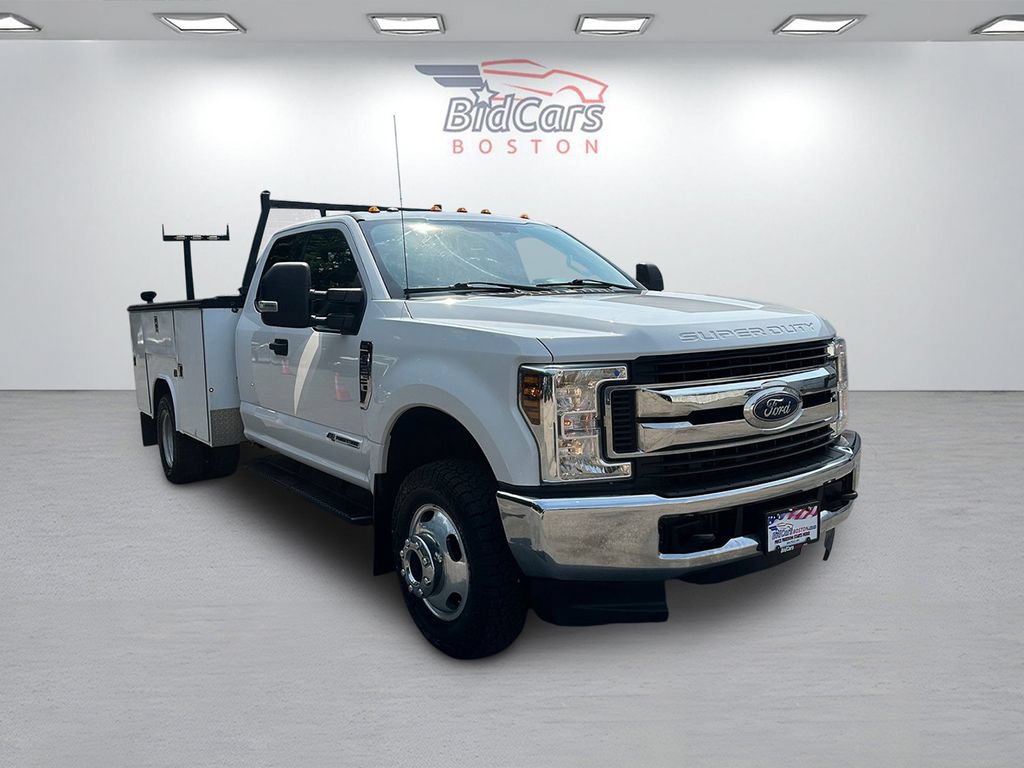 Used 2018 Ford F350 XLT w/ XLT Value Package AWD/4WD image 3