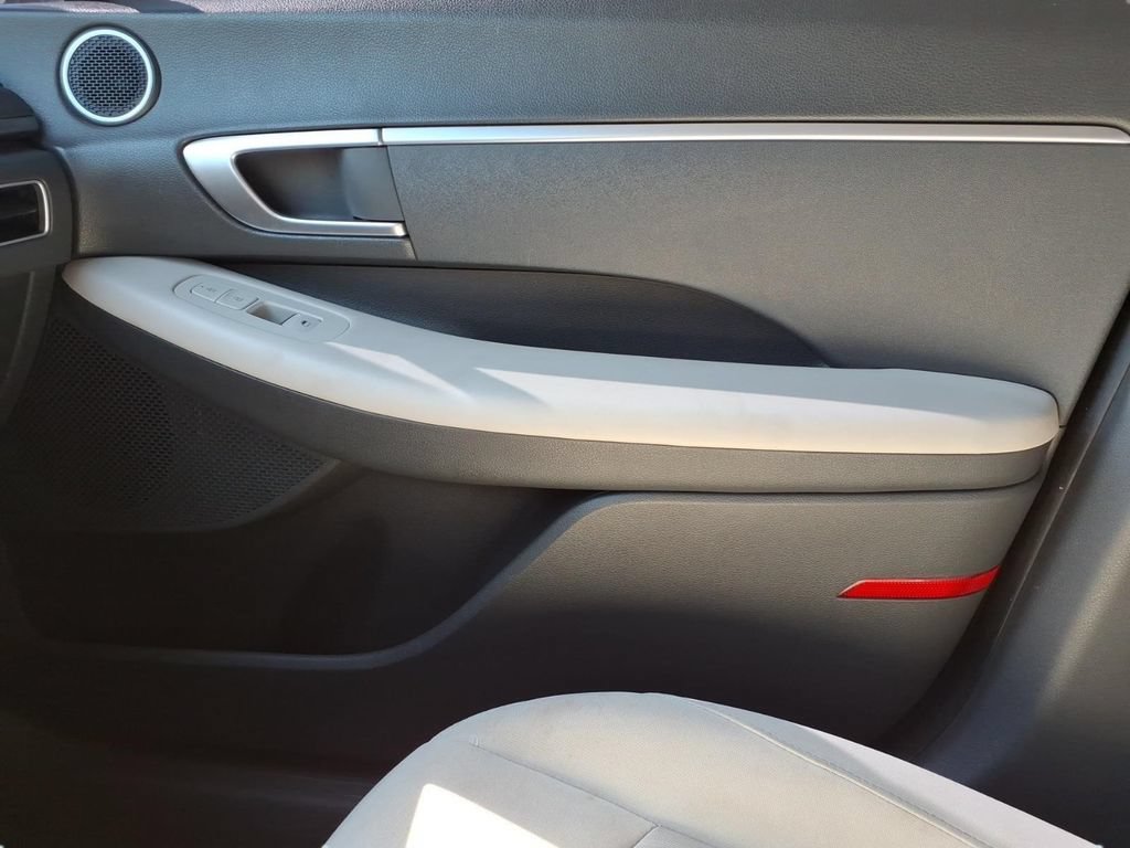 Used 2023 Hyundai Sonata SE FWD image 23
