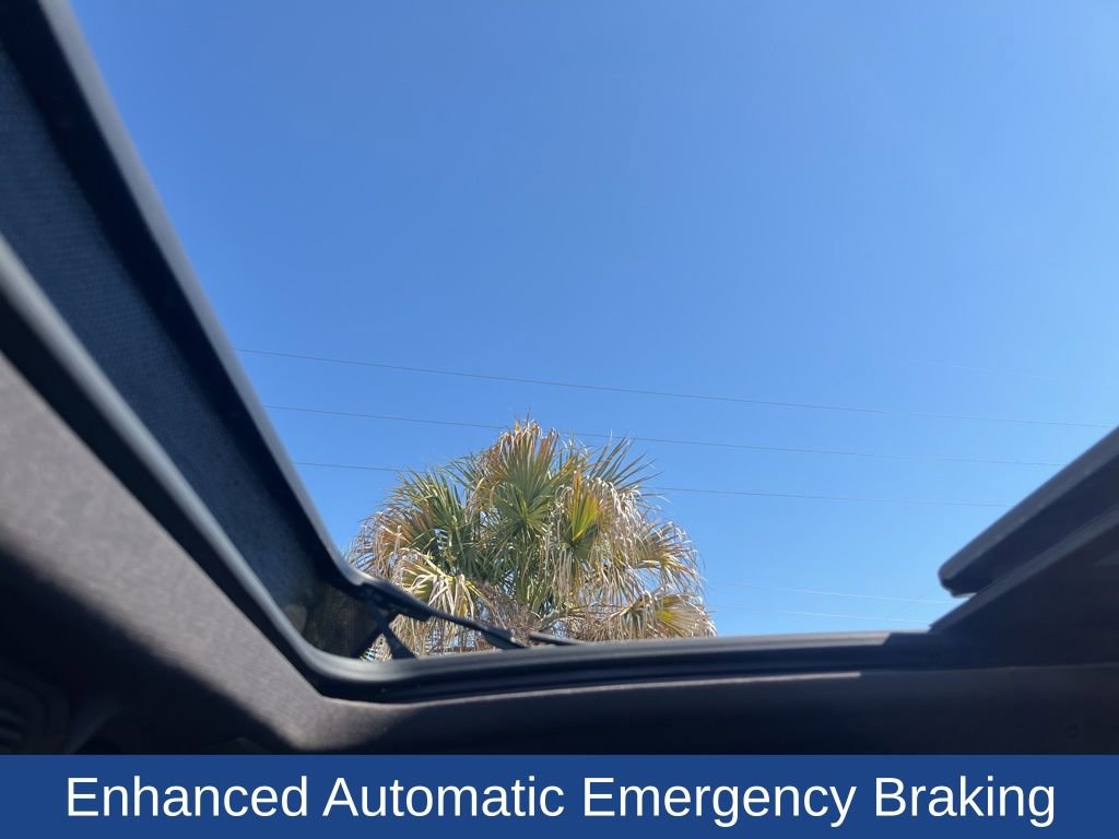 Used 2023 Cadillac Escalade Premium Luxury w/ Performance Package image 15