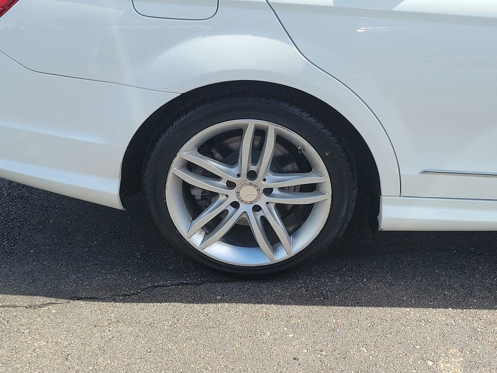 Used 2013 Mercedes-Benz C 300 4MATIC Sedan image 6