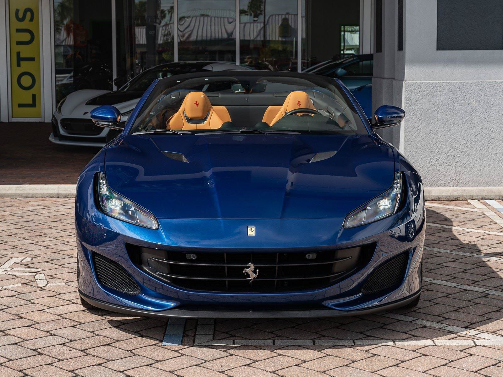 Used 2019 Ferrari Portofino RWD image 16