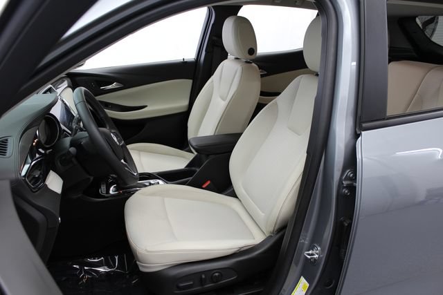 Used 2023 Buick Encore GX Preferred w/ Cold Weather Comfort Package FWD image 15