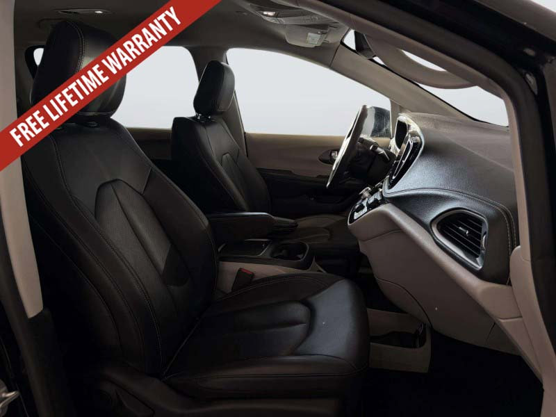 Used 2024 Chrysler Pacifica Limited FWD image 36