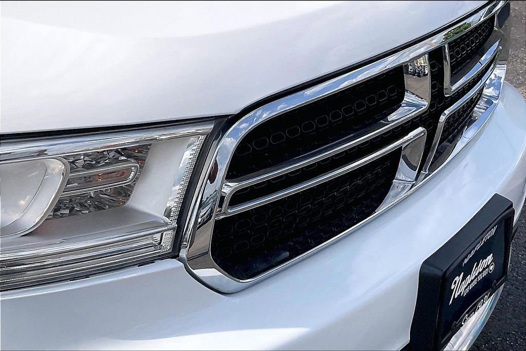 Used 2018 Dodge Durango SXT w/ 3rd Row Seating Group RWD image 35