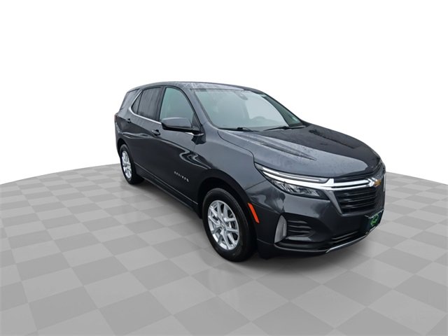 Used 2022 Chevrolet Equinox LT w/ Driver Convenience Package image 2