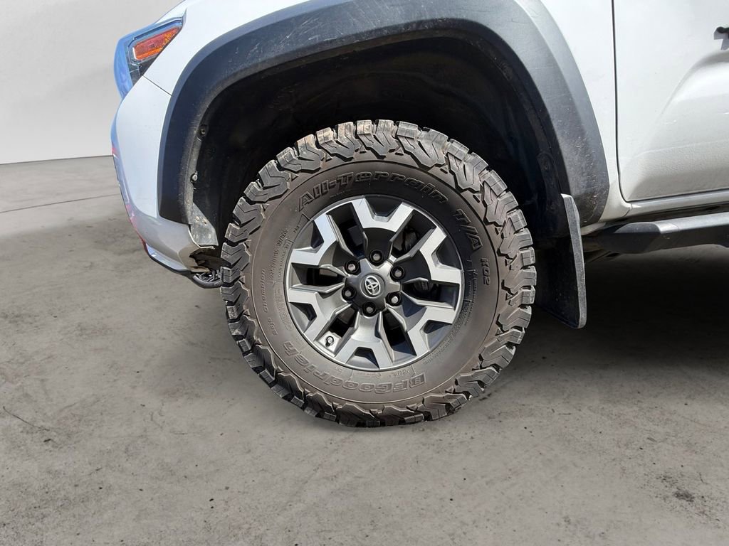 Used 2019 Toyota Tacoma TRD Off-Road w/ Technology Package AWD/4WD image 10