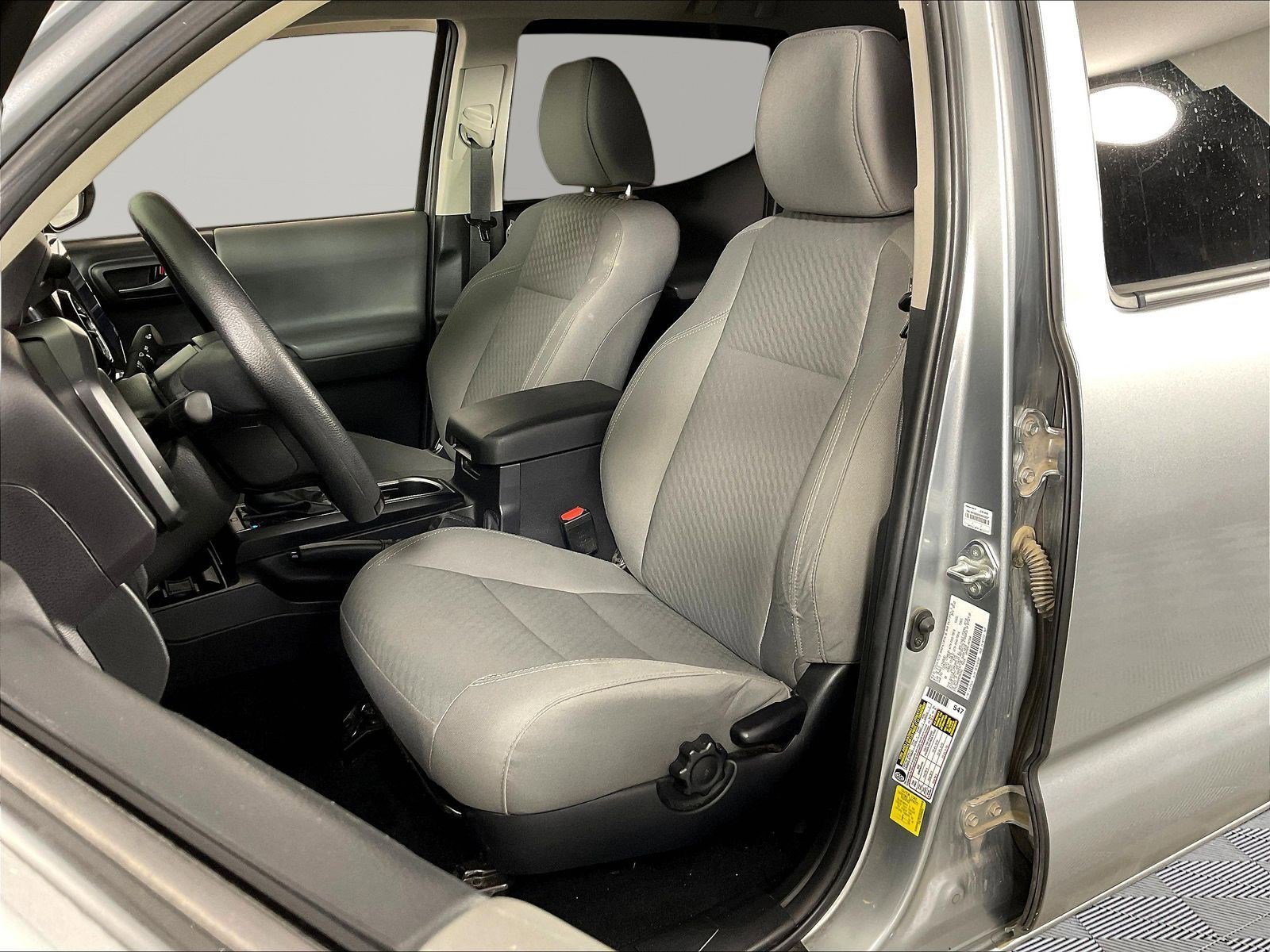 Used 2022 Toyota Tacoma SR AWD/4WD image 22