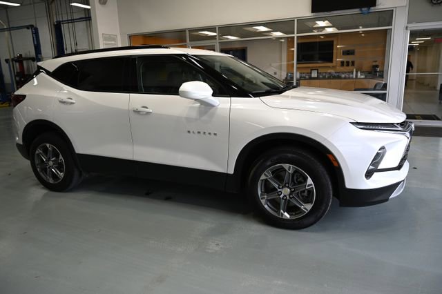 Used 2023 Chevrolet Blazer LT w/ Convenience Package image 4