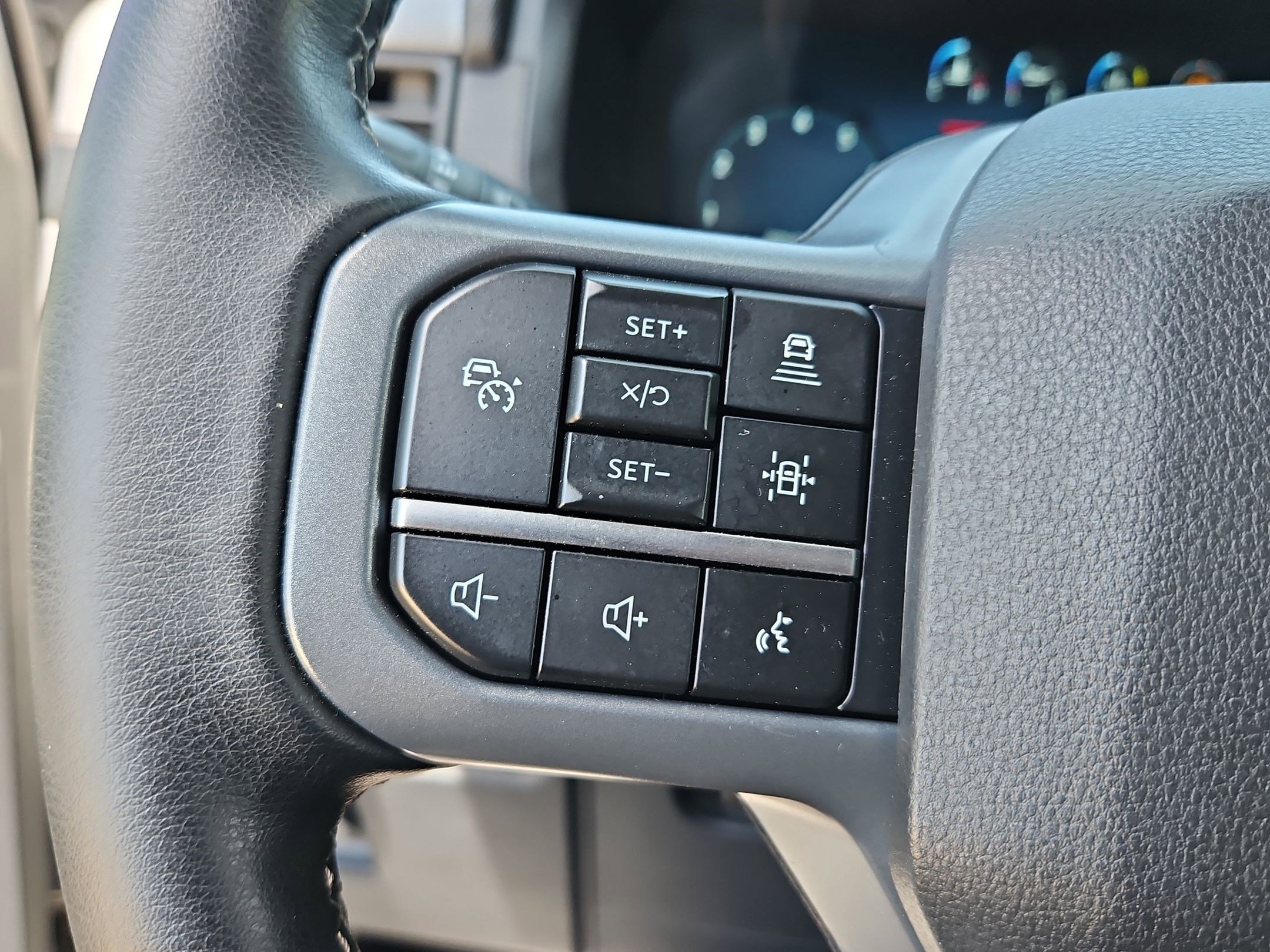 Used 2025 Ford F150 XLT w/ Equipment Group 302A MID image 18