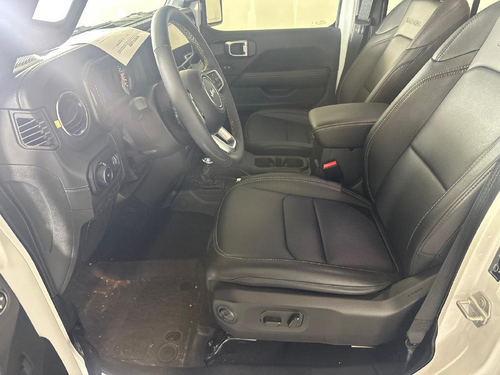 Used 2024 Jeep Wrangler Unlimited Sahara AWD/4WD image 3