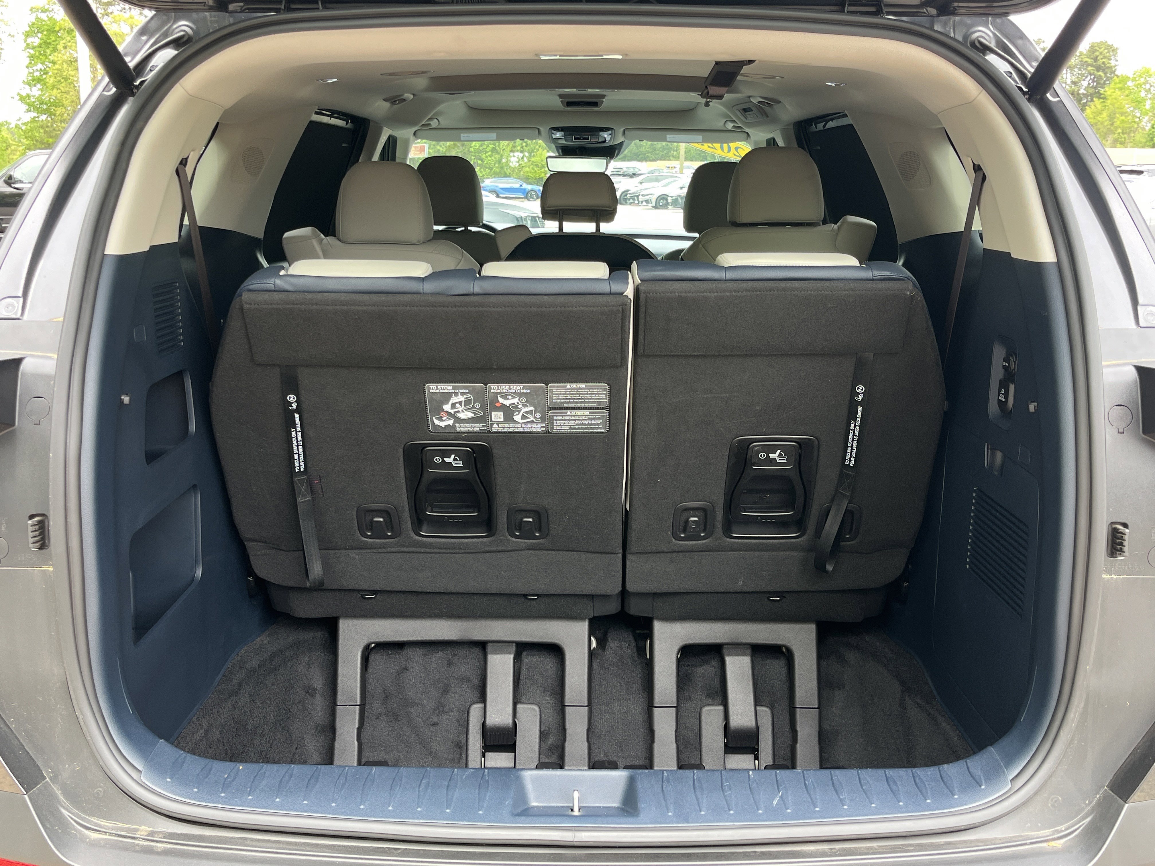 Used 2025 Kia Carnival SX Prestige FWD image 31