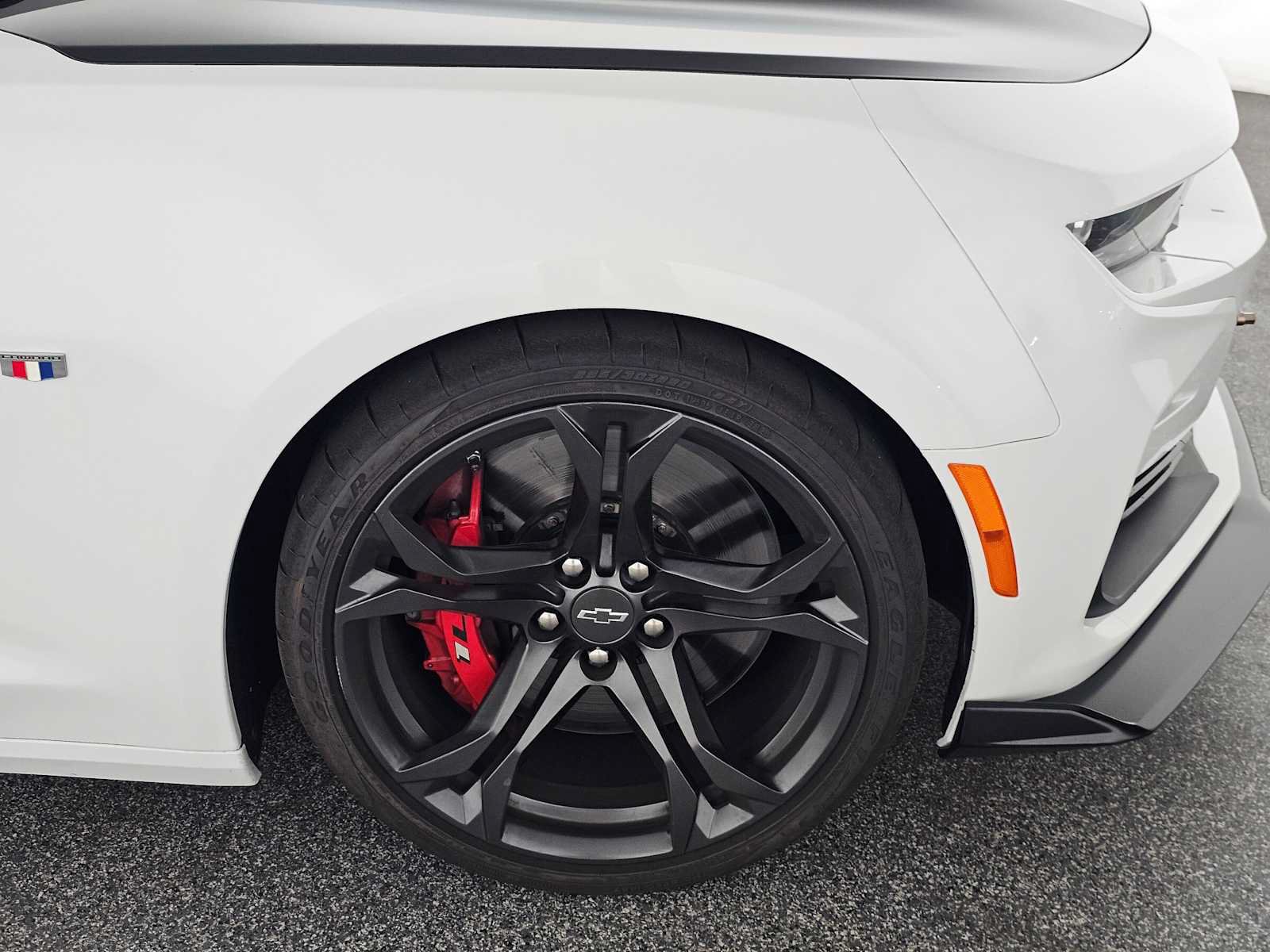 Used 2023 Chevrolet Camaro SS RWD image 9