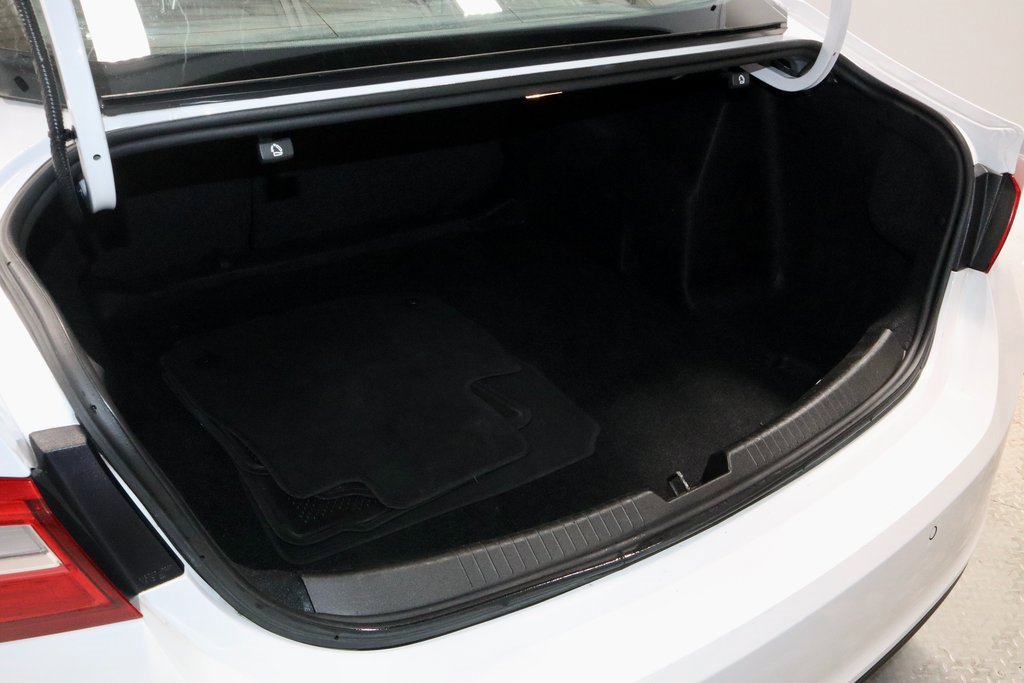 Used 2024 Chevrolet Malibu LT image 12