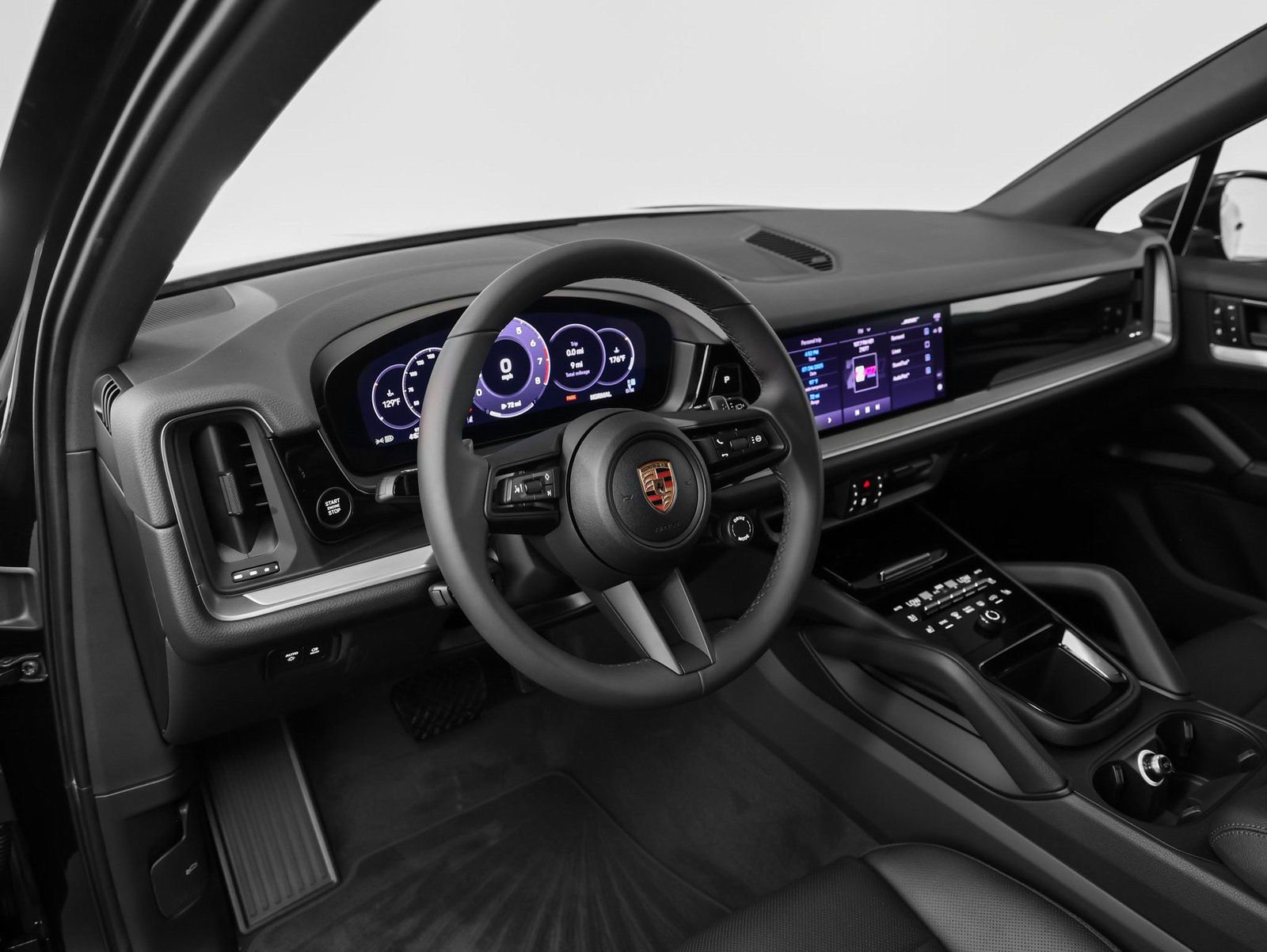 Certified 2025 Porsche Cayenne image 4