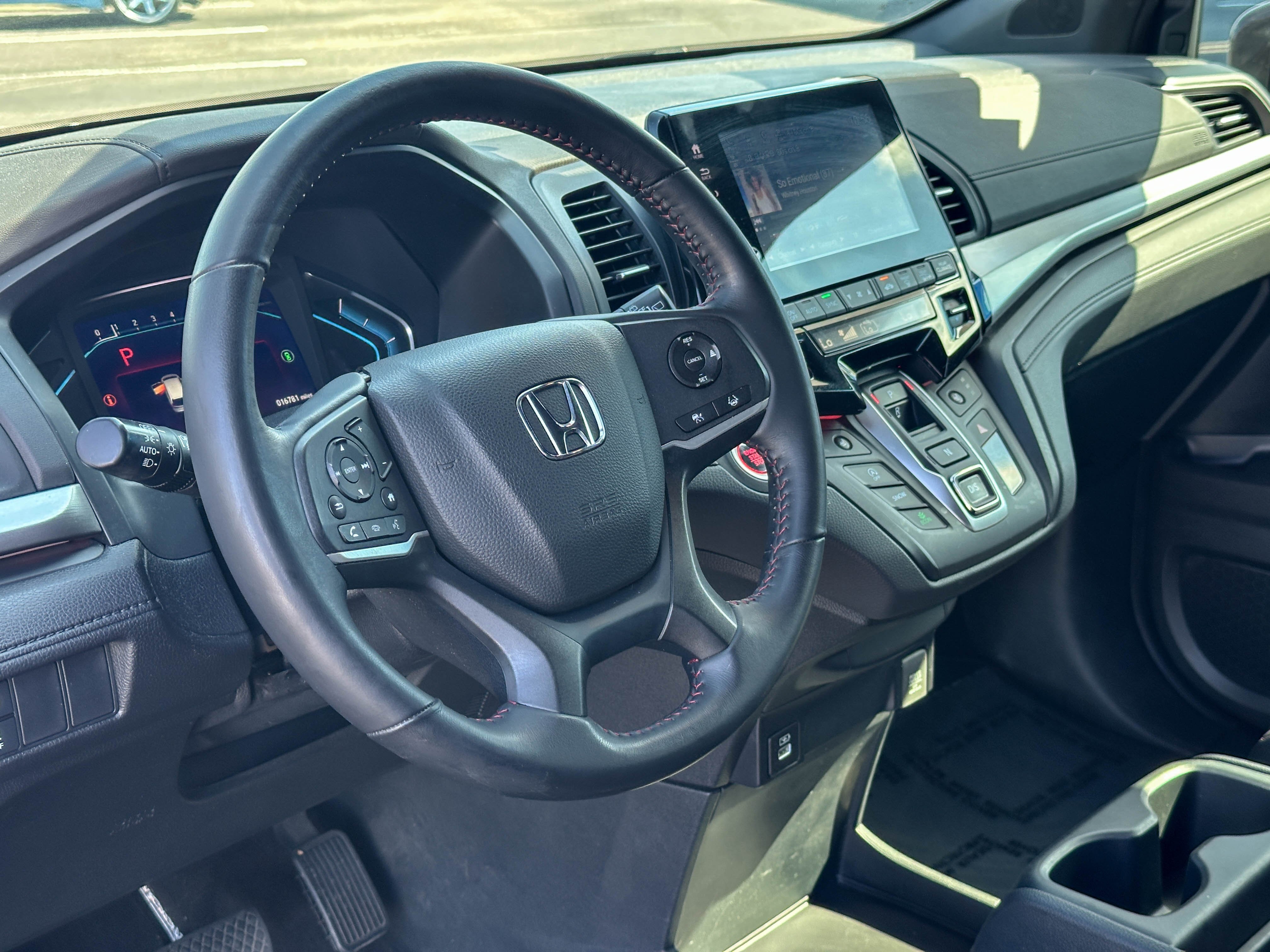 Certified 2024 Honda Odyssey Sport image 12