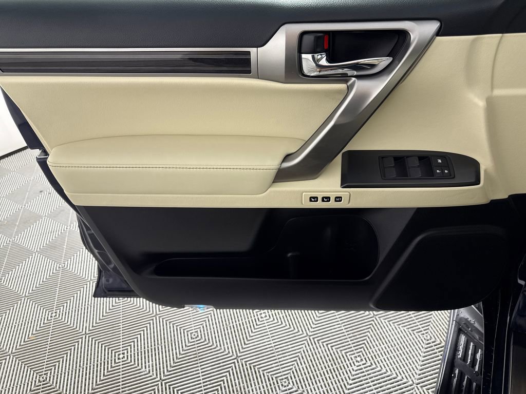 Used 2023 Lexus GX 460 Premium w/ Premium Package AWD/4WD image 10