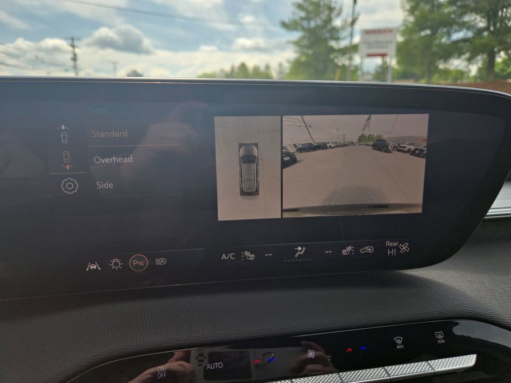 Used 2025 Buick Enclave Preferred FWD image 21