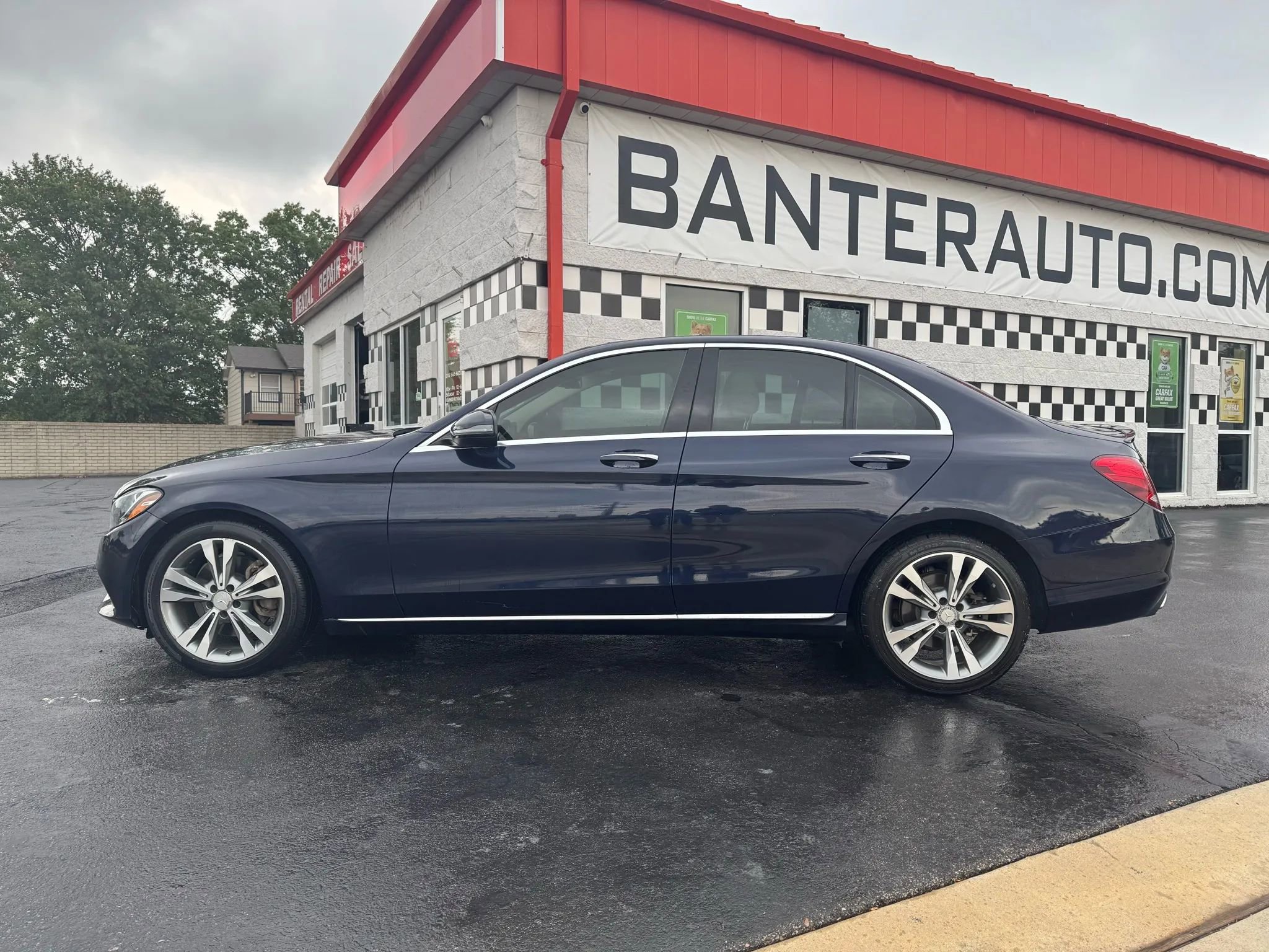 Used 2017 Mercedes-Benz C 300 Sedan image 2