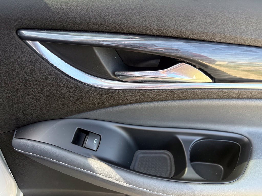 Used 2021 Buick Enclave Essence FWD image 31