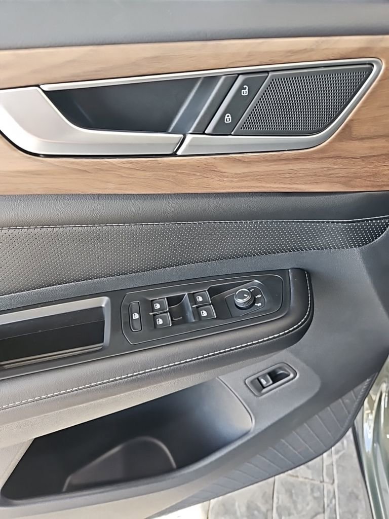 New 2026 Volkswagen Atlas SE image 30