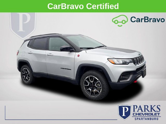 Used 2025 Jeep Compass Trailhawk AWD/4WD image 1