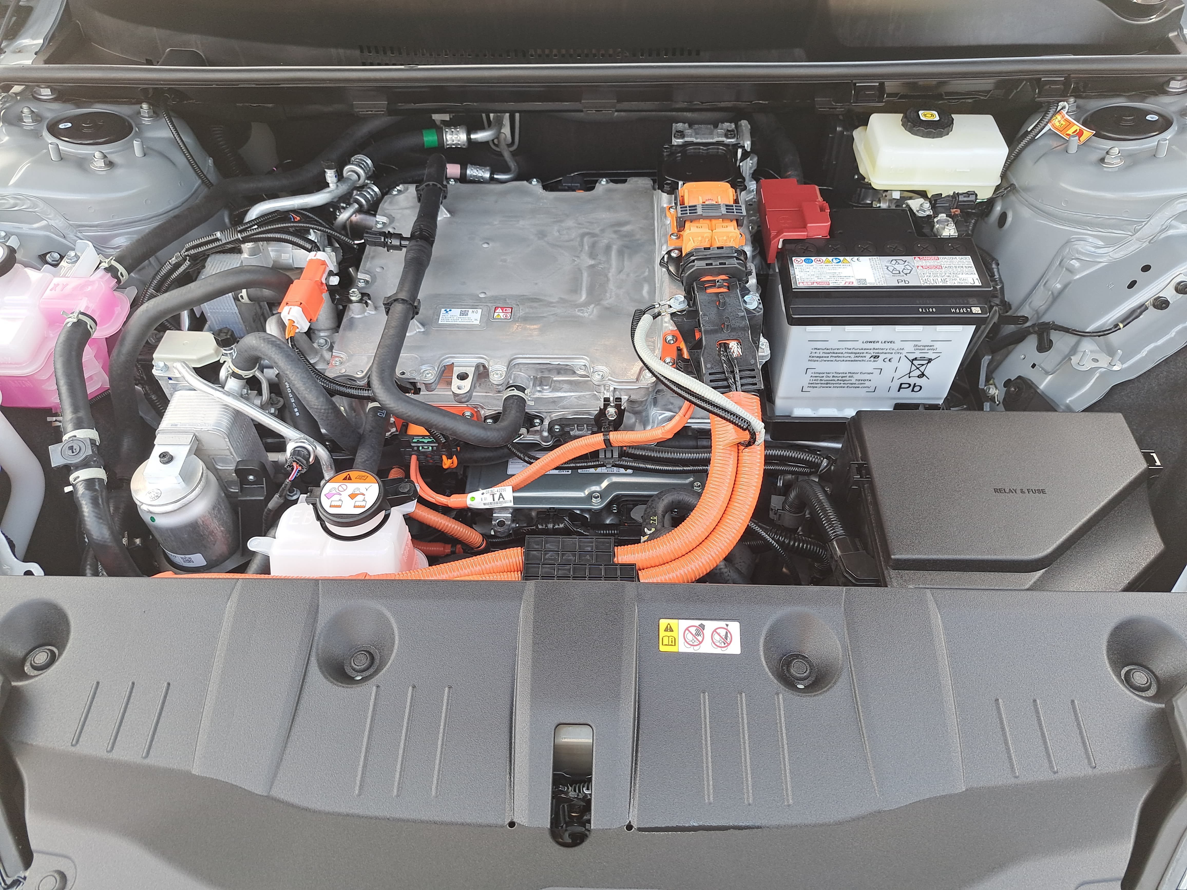 Used 2026 Toyota C-HR AWD/4WD image 32