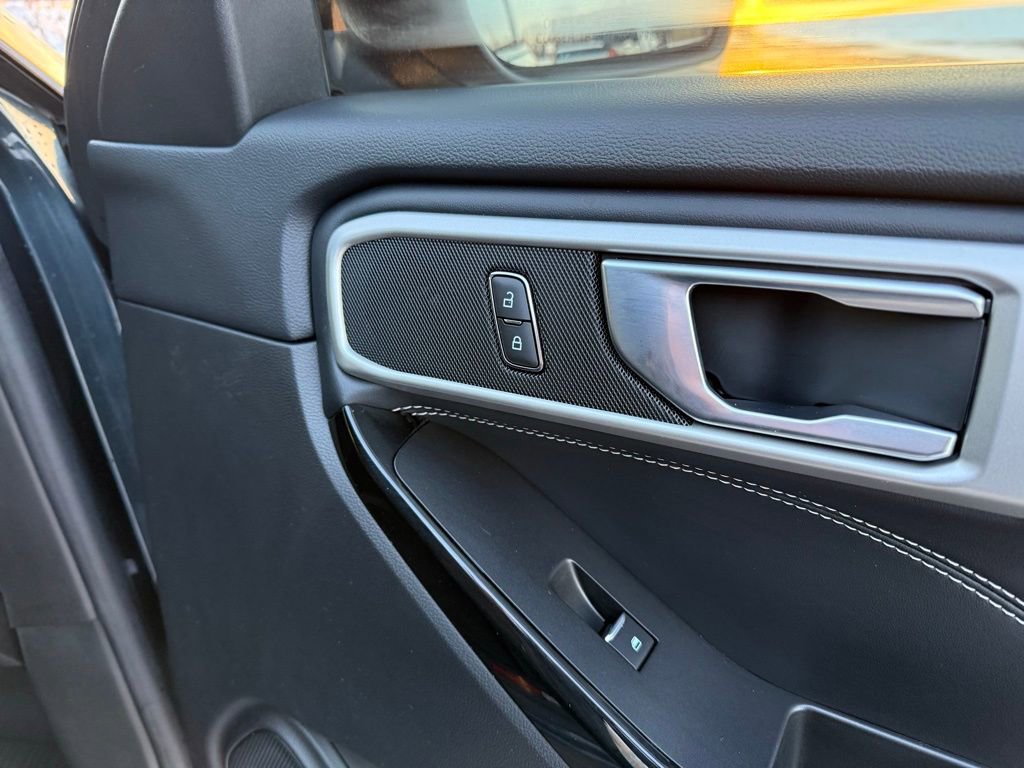 Used 2022 Ford Explorer ST image 32