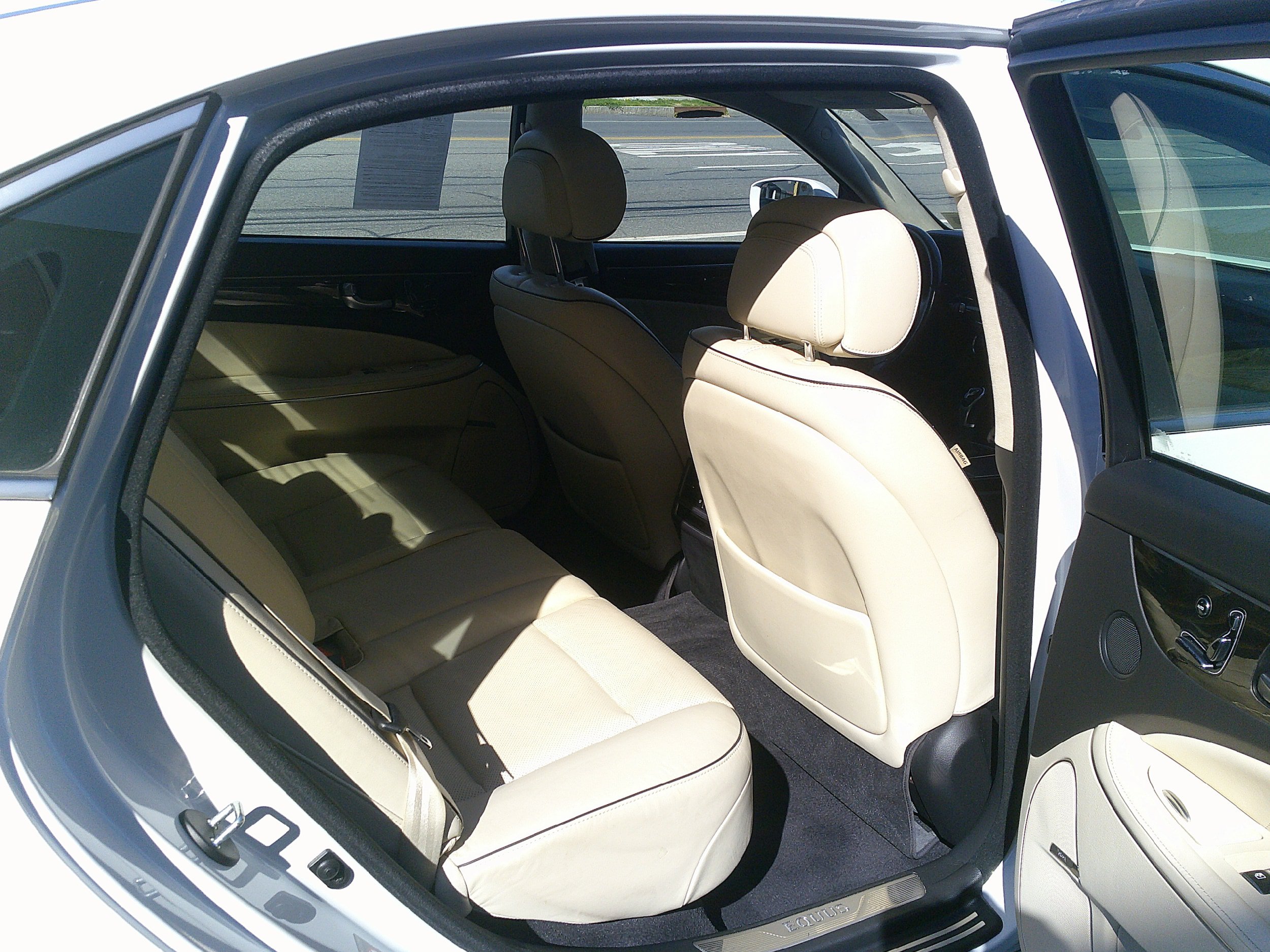 Used 2014 Hyundai Equus Signature RWD image 31