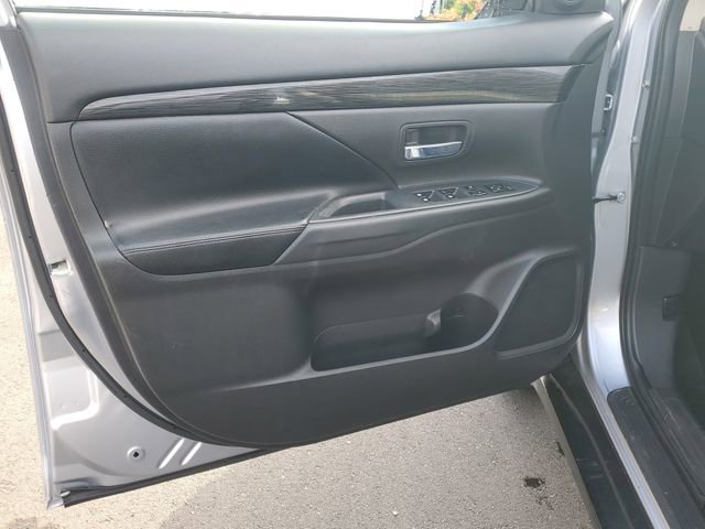 Used 2016 Mitsubishi Outlander SEL image 17