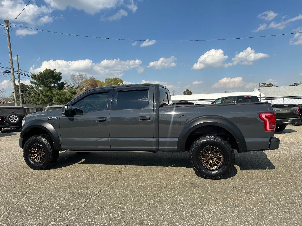 Used 2017 Ford F150 Lariat w/ Equipment Group 502A Luxury AWD/4WD image 22
