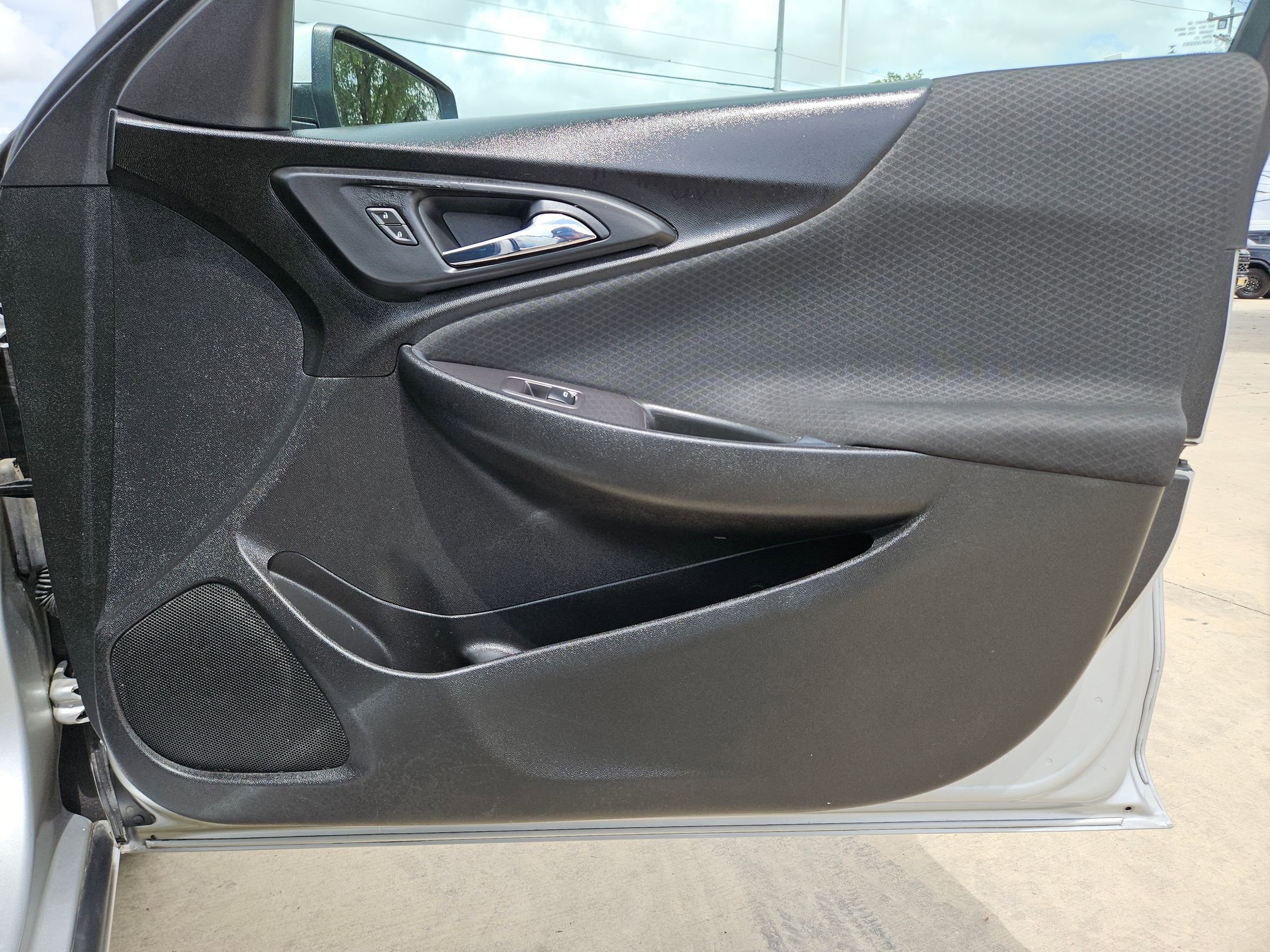 Used 2020 Chevrolet Malibu LT image 29