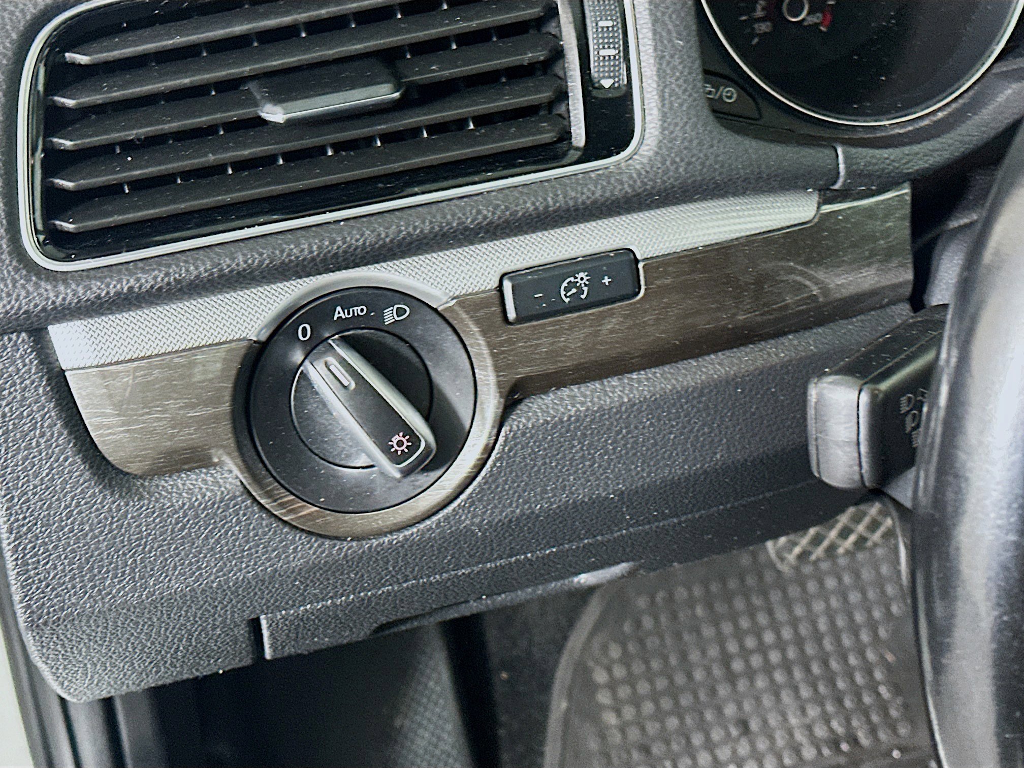 Used 2017 Volkswagen Passat 1.8T SE image 17