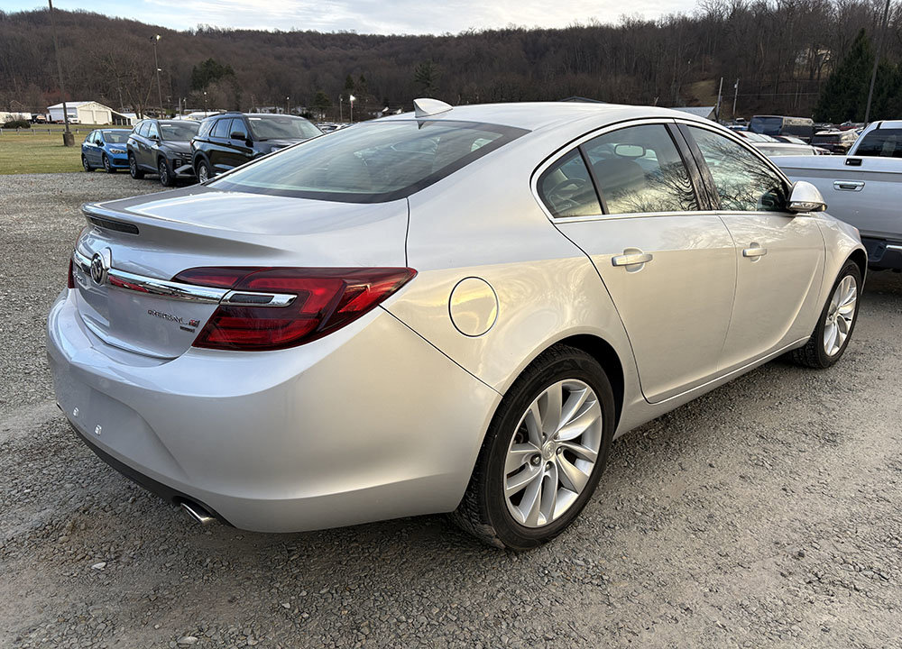 Used 2017 Buick Regal AWD image 4