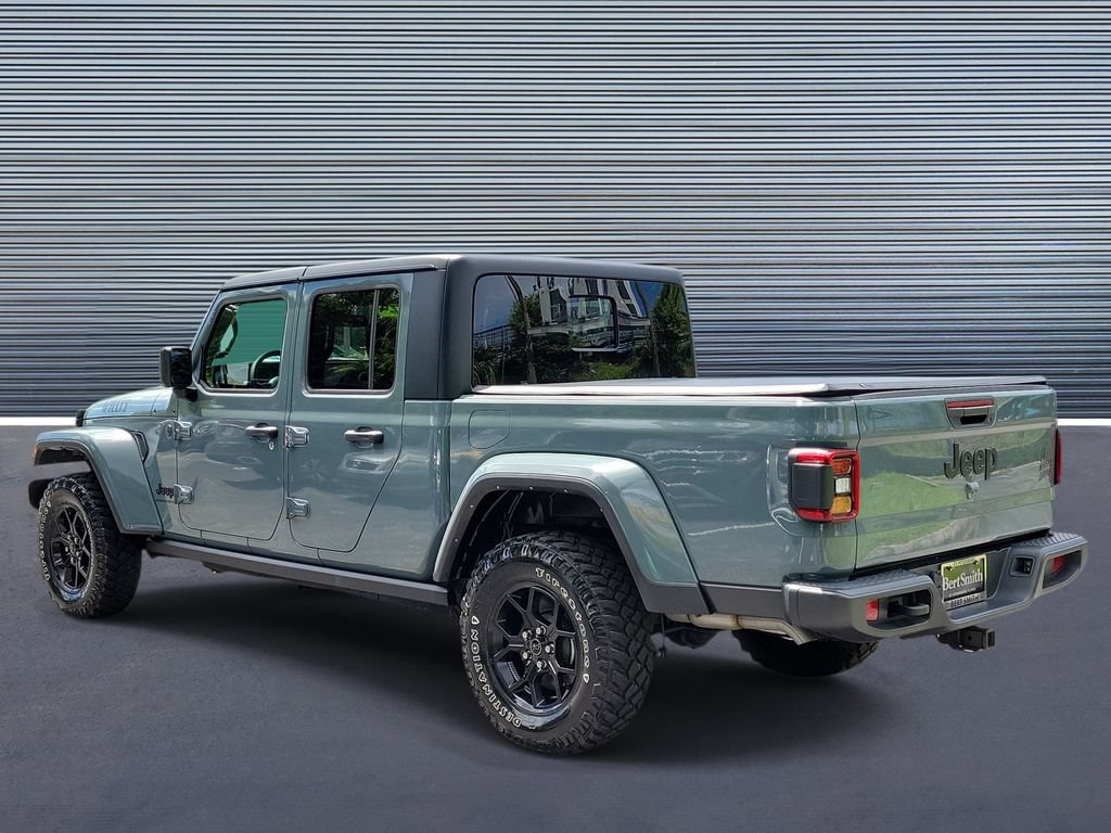 Used 2024 Jeep Gladiator Sport AWD/4WD image 4