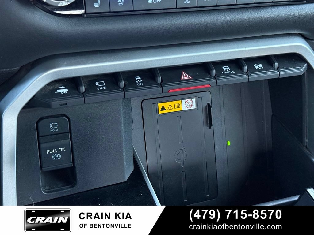 Used 2024 Toyota Tundra Platinum AWD/4WD image 18