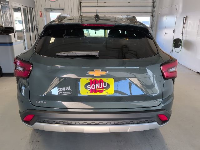 New 2026 Chevrolet Trax LT w/ LT Convenience Package FWD image 4