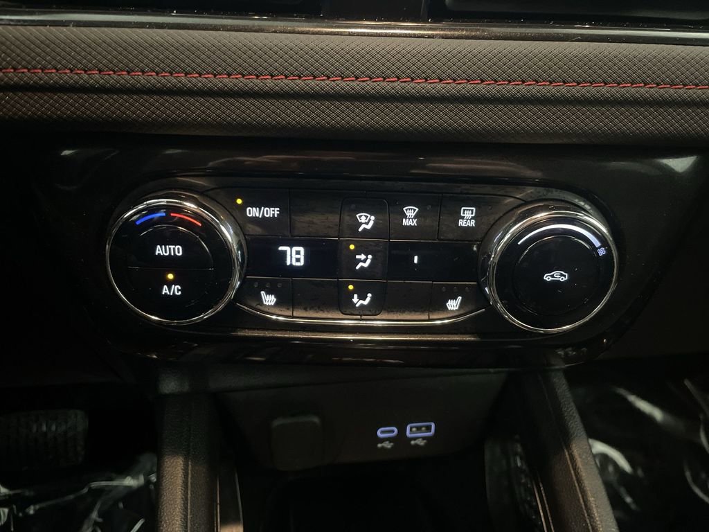 Used 2024 Chevrolet TrailBlazer RS w/ Convenience Package FWD image 11