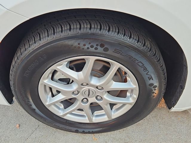 Used 2024 Chrysler Pacifica Touring-L image 10